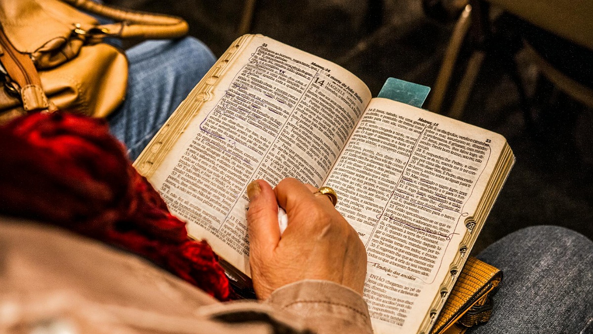 How the Bible Encourages All Christians to Share the Gospel